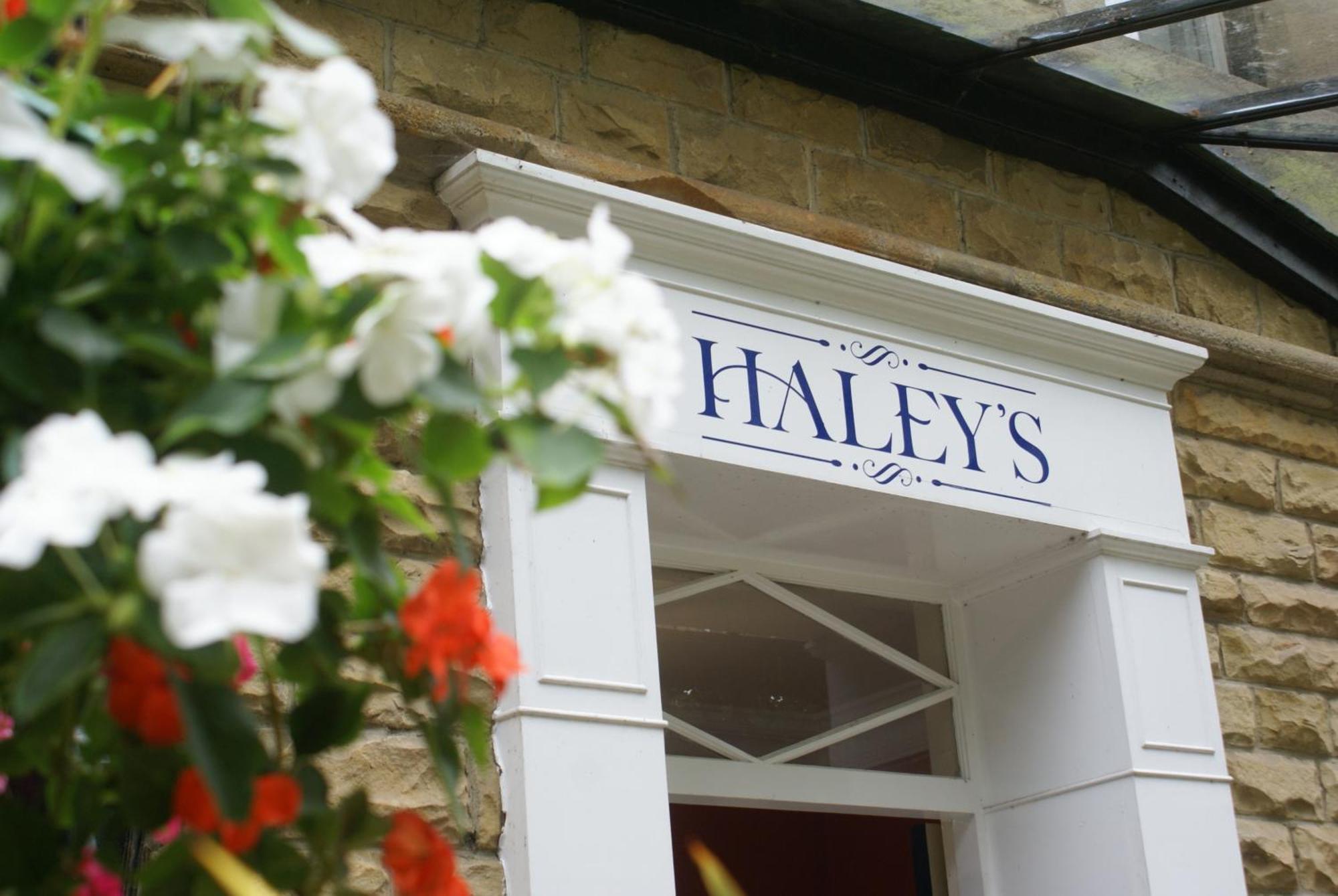 Haley'S Hotel Leeds  Exterior photo